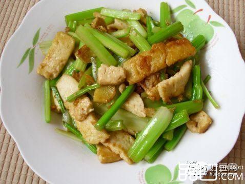 豆腐炒芹菜