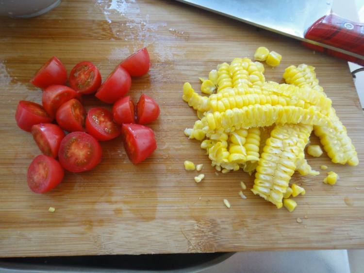 洋葱番茄玉米碎步骤3