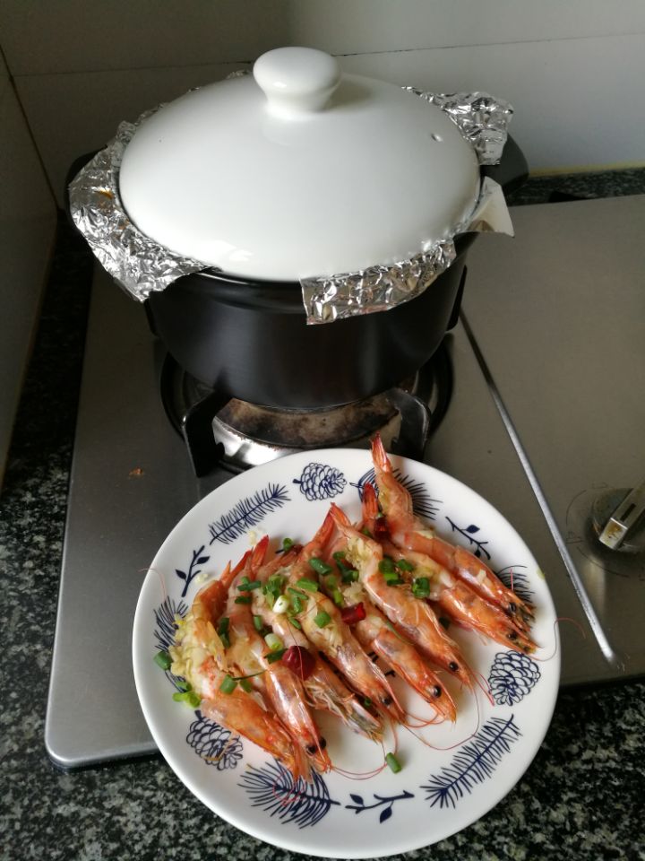 砂锅蒜蓉烤虾步骤8