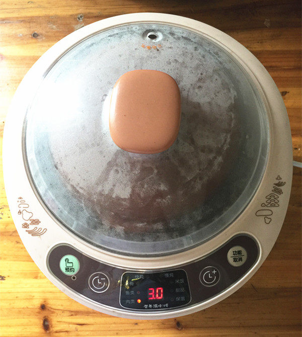 凉瓜黄豆煲龙骨汤步骤10