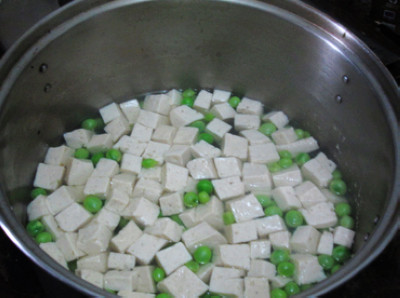 豌豆豆腐蛋花汤步骤8