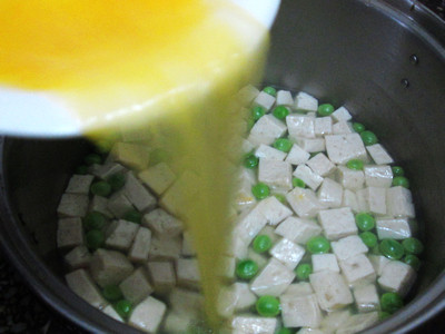 豌豆豆腐蛋花汤步骤9