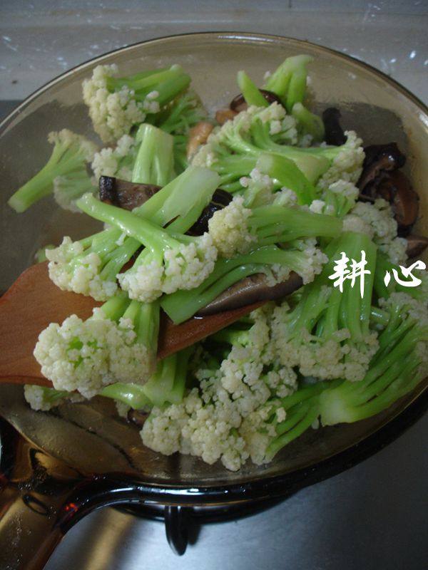 香菇炒松花菜步骤14