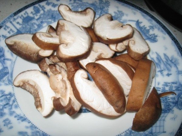 牛筋丸香菇生菜汤步骤2