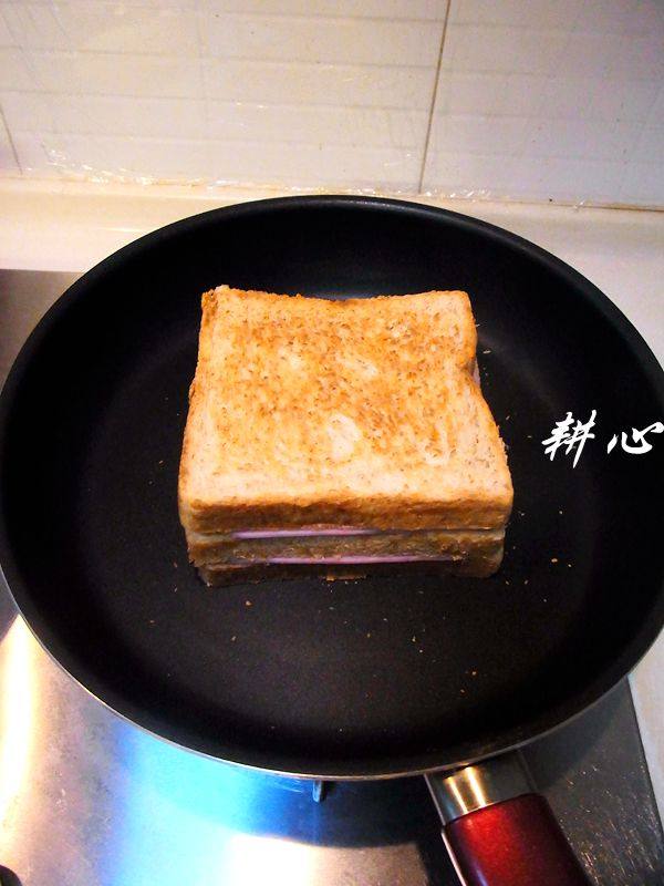 牛油果早餐三明治步骤11