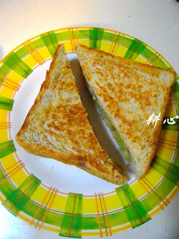 牛油果早餐三明治步骤12