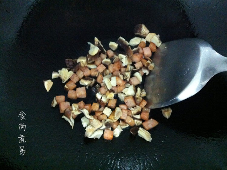 火腿豌豆冬菇丁步骤6