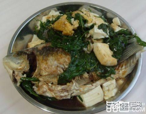 鲫鱼青菜炖豆腐