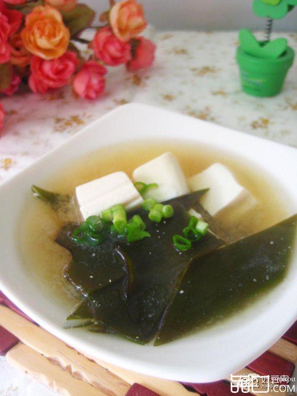 味噌海带豆腐汤