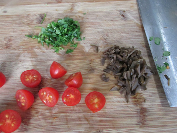 番茄橄榄鲈鱼沙拉步骤7