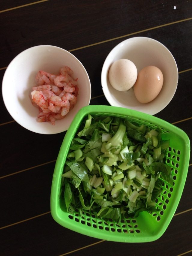 虾仁蔬菜汤步骤1