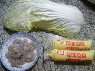 虾仁大白菜豆腐汤步骤1