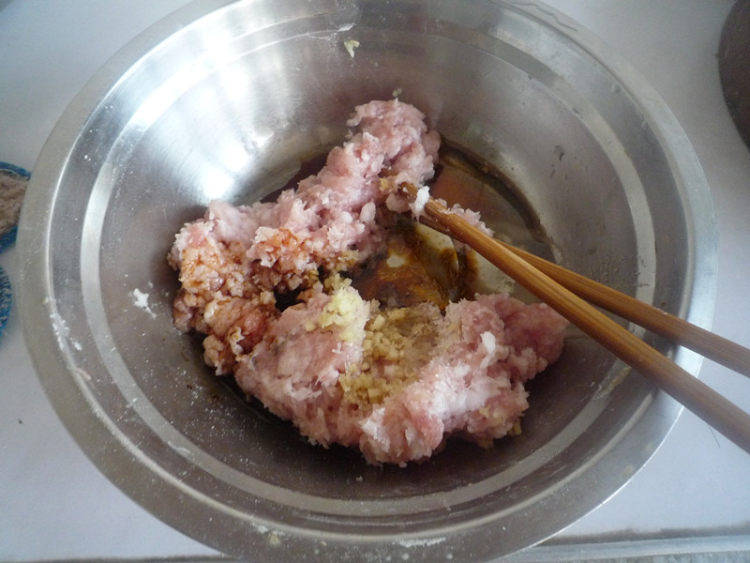 猪肉三鲜水饺步骤3