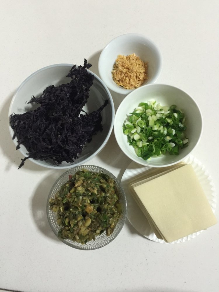 紫菜虾皮馄饨步骤1