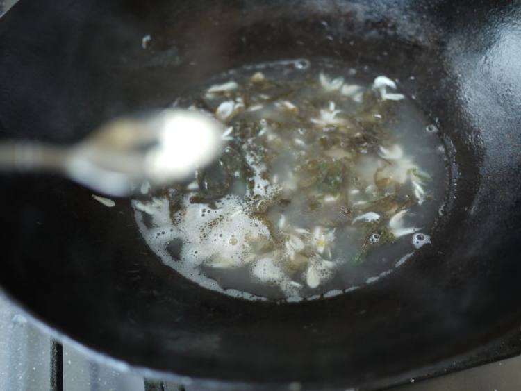 紫菜虾皮汤步骤7