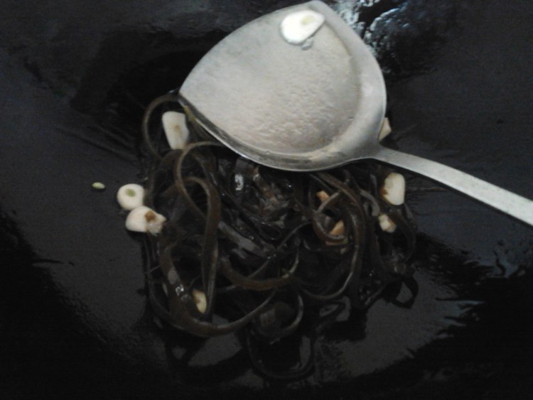 香菇丸海鲜汤步骤3