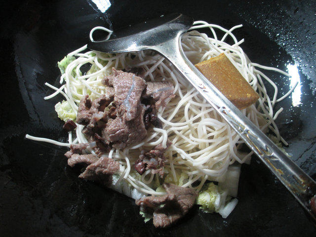 牛肉白菜汤面步骤3