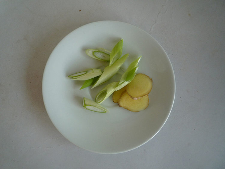 白菜炖豆腐丸子步骤4