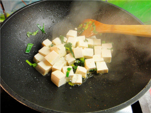 白菜胡萝卜烧豆腐步骤4