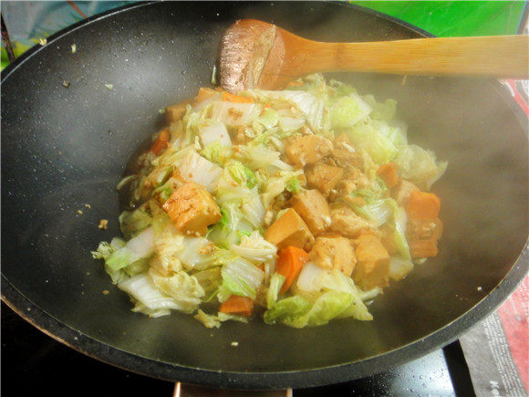 白菜胡萝卜烧豆腐步骤7
