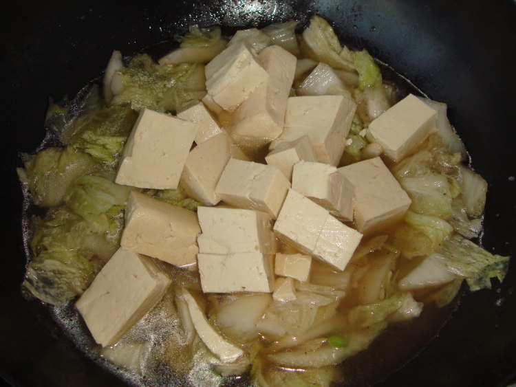 白菜豆腐炖籽兔步骤5