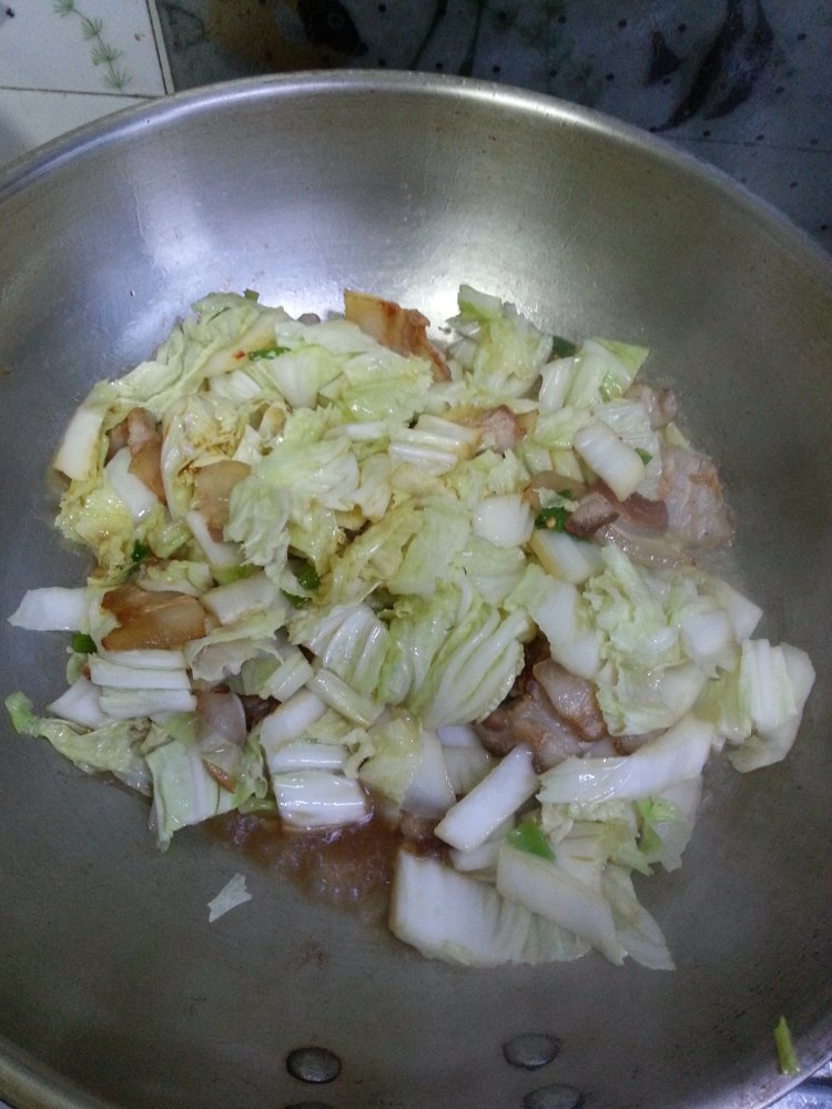 白菜粉条炒肉片步骤9