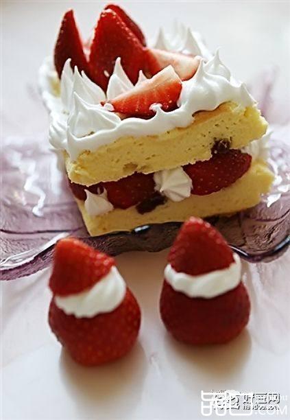 夹心奶油草莓蛋糕