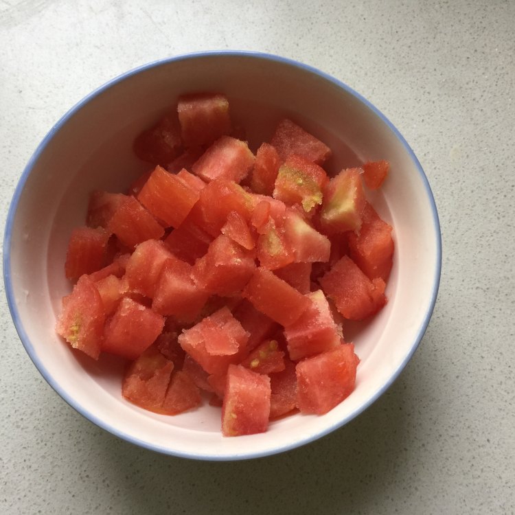 香菇西红柿疙瘩汤步骤3