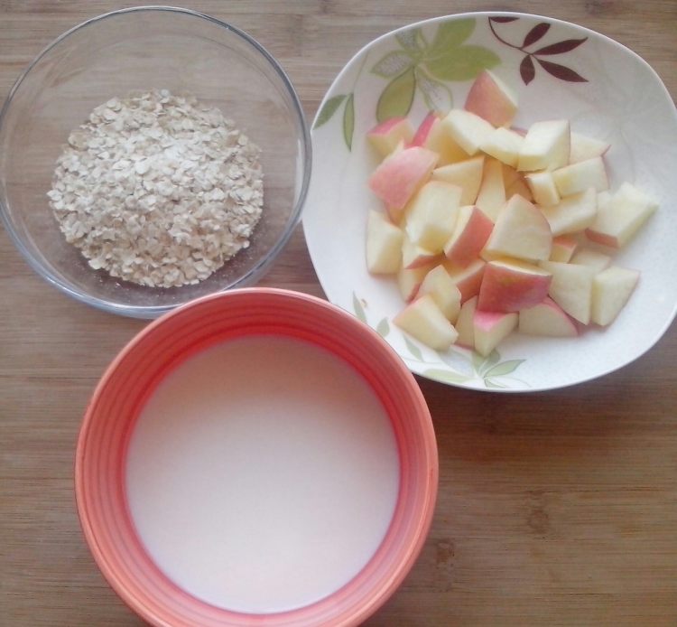苹果牛奶燕麦粥步骤2