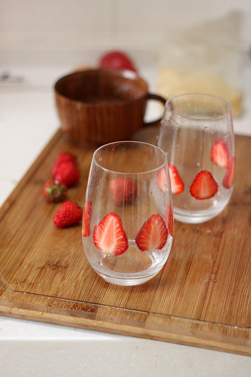 草莓酸奶造型杯步骤5