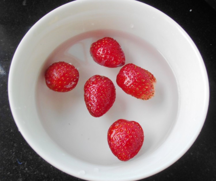草莓山楂茶步骤2