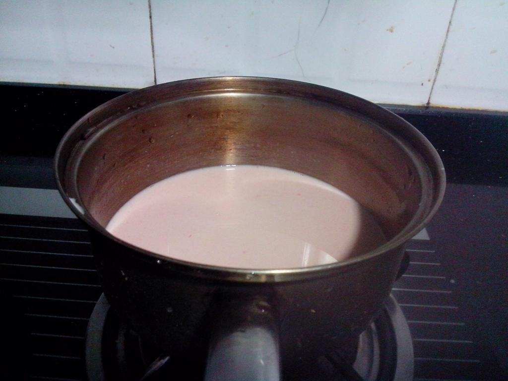 自制西瓜味奶茶步骤6