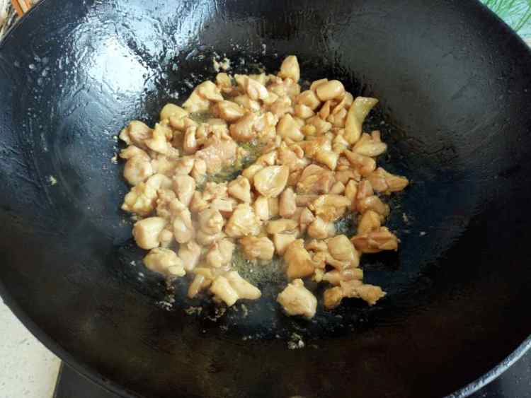 南瓜土豆香菇鸡腿饭步骤5