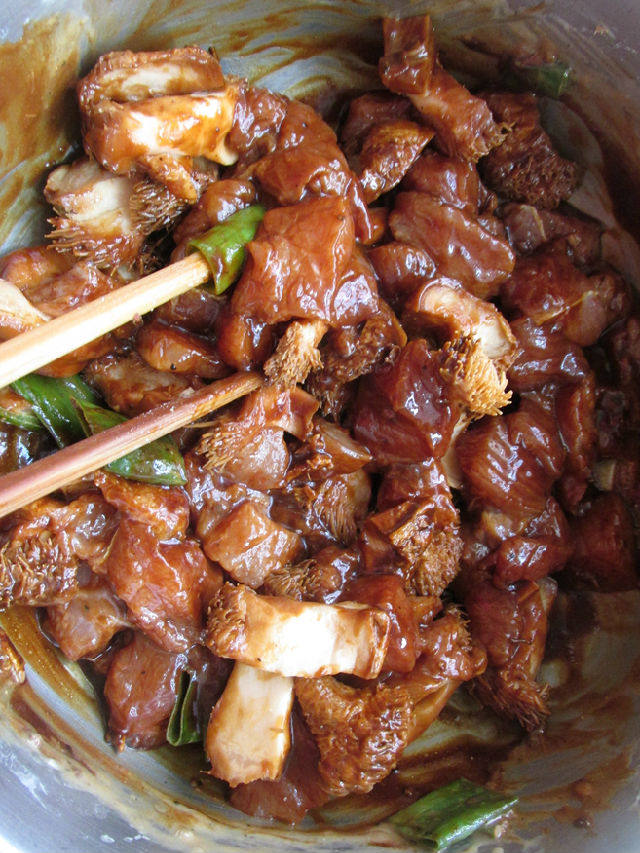 猴头菇鲜肉粽子步骤2