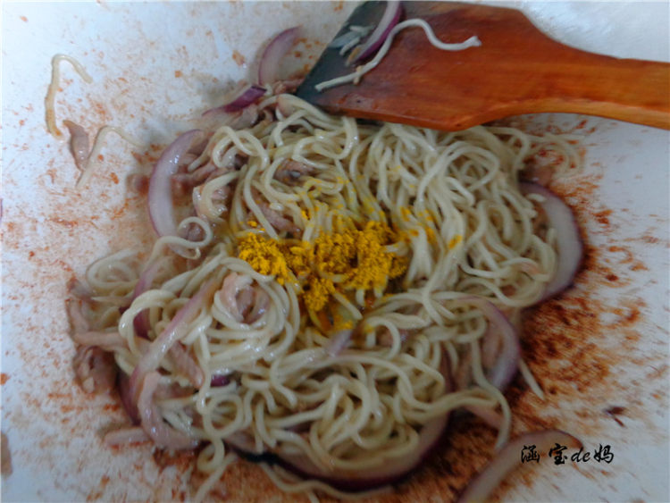 咖喱洋葱肉炒面步骤9