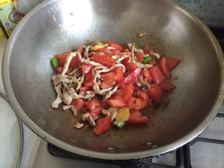 番茄菠菜肉丝面步骤6