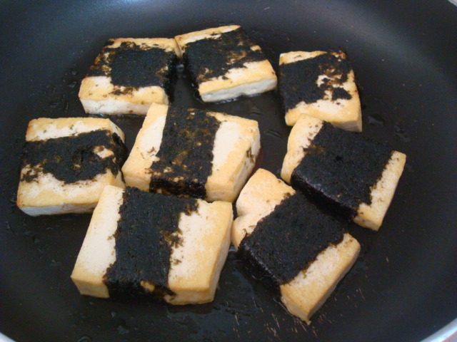 蒜香酱汁海苔豆腐步骤4