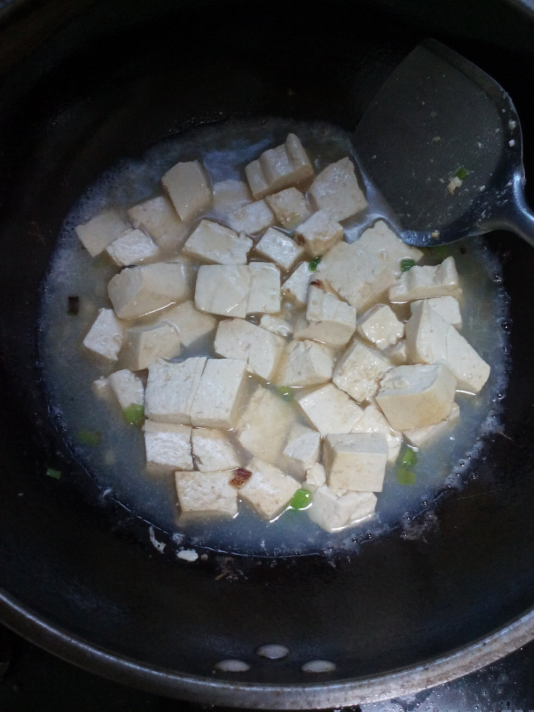 金针菇海鲜炖豆腐步骤6
