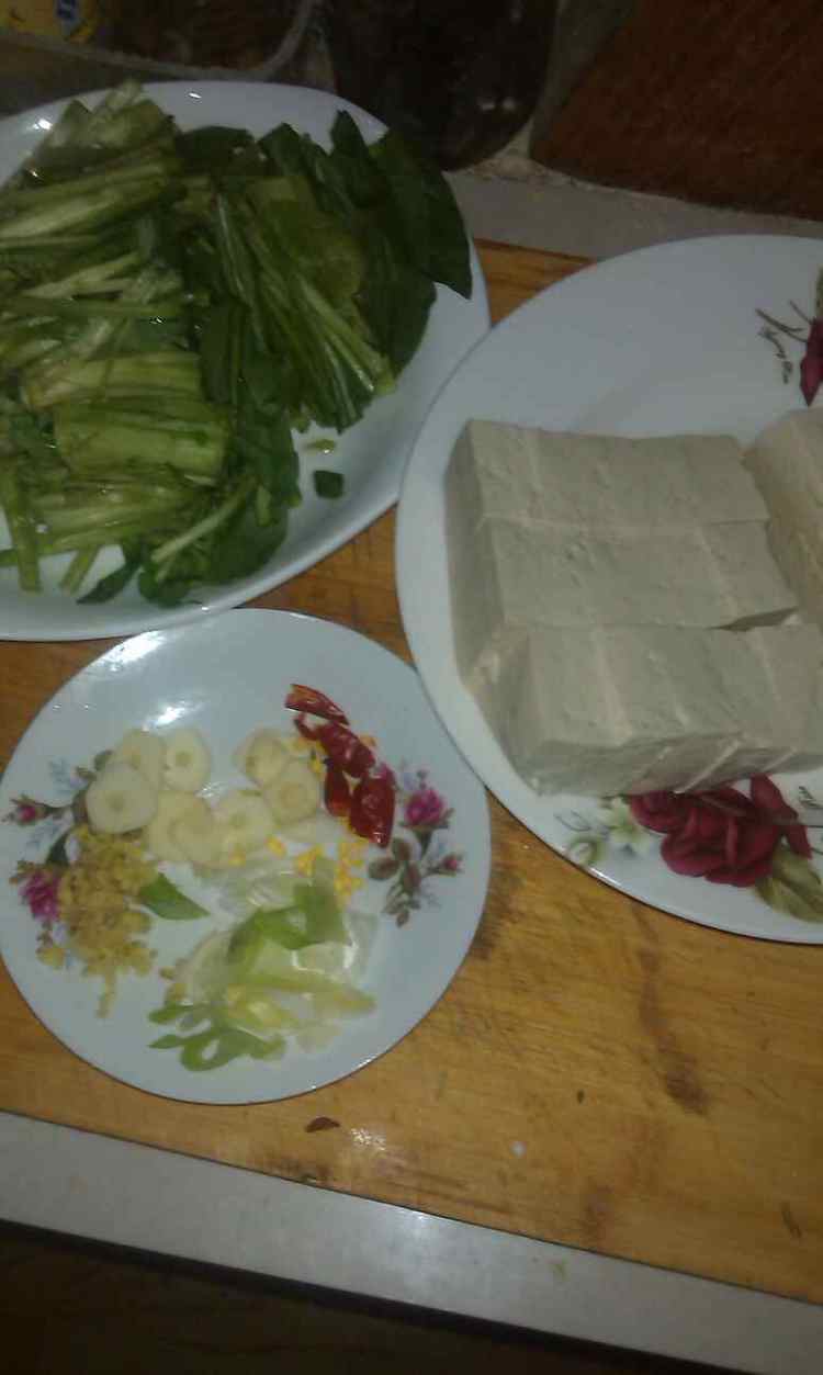 菠菜炖豆腐步骤2