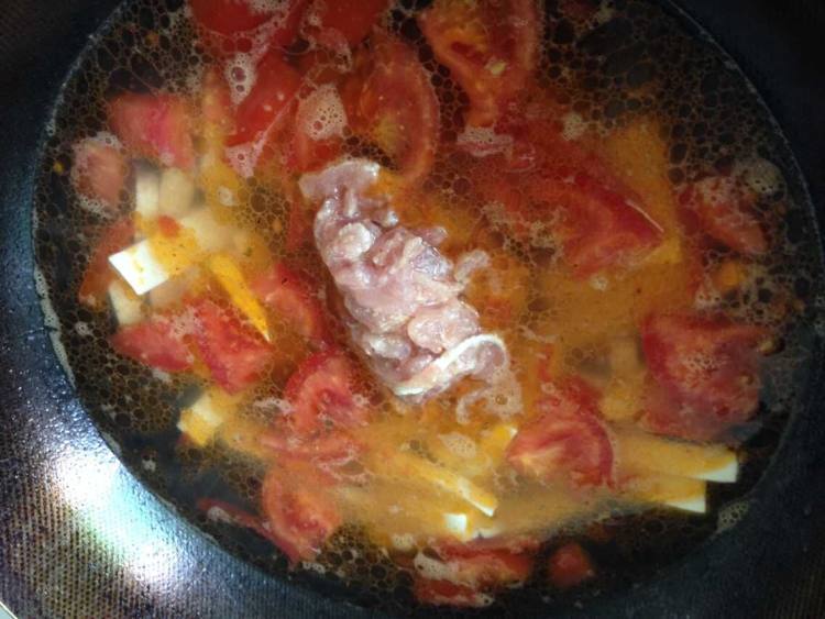 西红柿豆腐肉丝汤步骤8