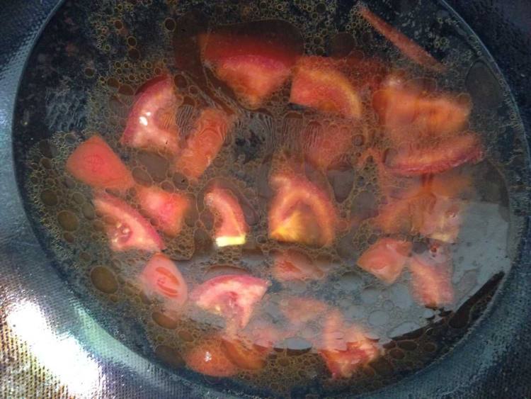 西红柿豆腐肉丝汤步骤6