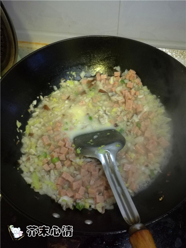 白菜香菇肉丁打卤凉皮步骤8