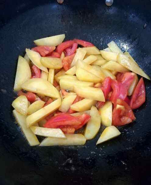 番茄土豆汤步骤5